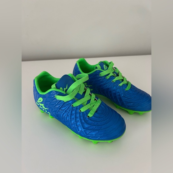 Eletto Soccer Cleats - Picture 2 of 10